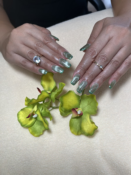 Modern Hair & Nails 2