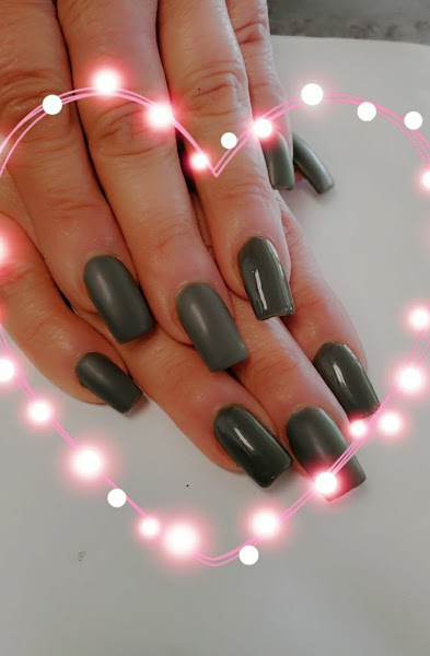 Queen's Nail 4