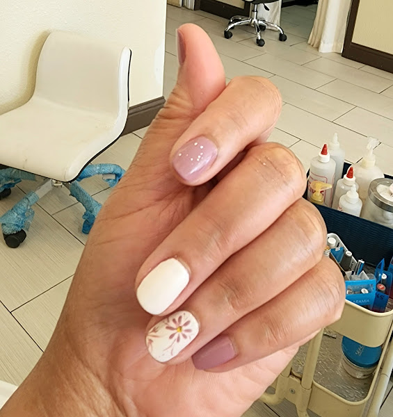 Z Nail Spa