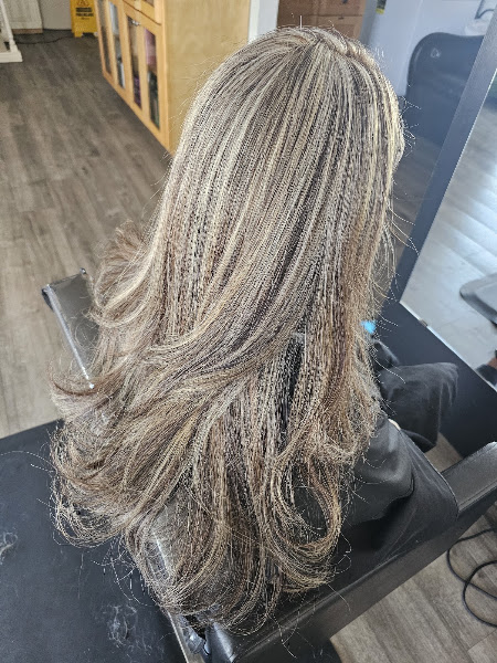 Carmen's hair salon 4