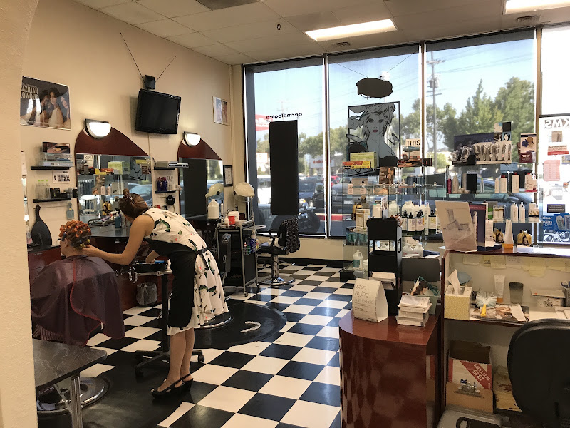 La Riviera Salon 2