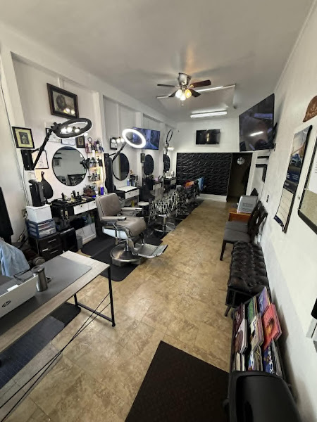 Ladies & Gents Barber & Hair Studio 2