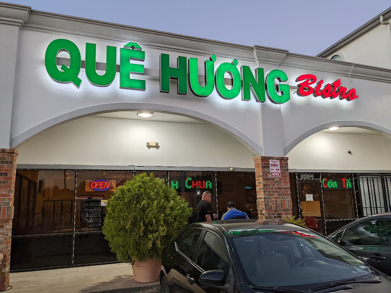 Que Huong Bistro 1