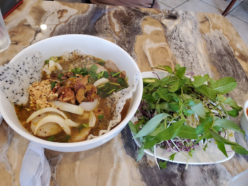 Que Huong Bistro 2