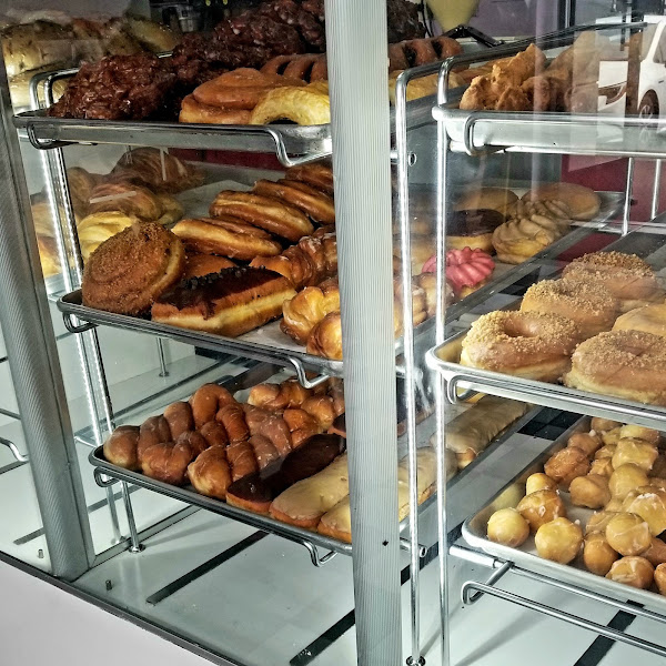 Lee's Donuts 4