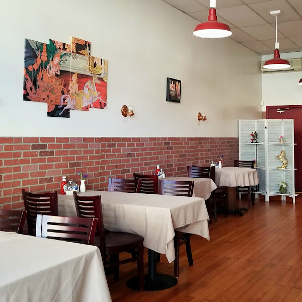 Maya Thai Laos Cafe