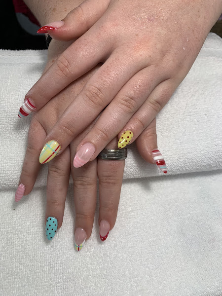 Vicky's nails and hair salon 2