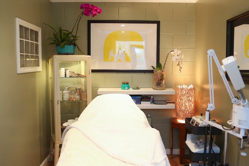 Sabai Salon & Blow Dry Bar 3