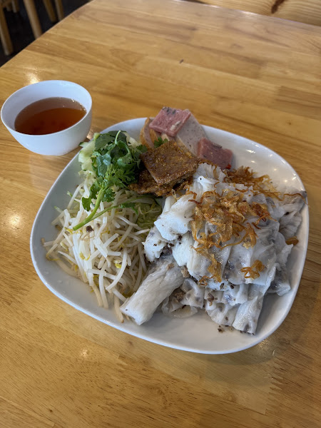 NGUYEN CUISINE Vietnamese Bistro 4