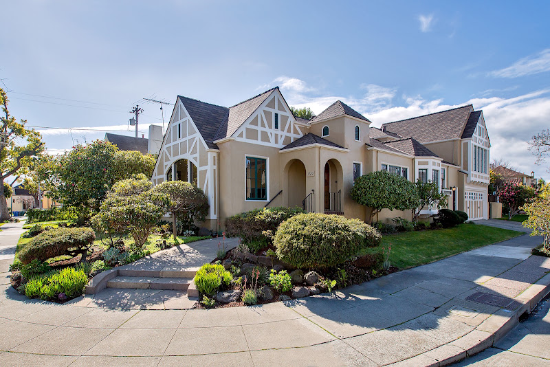 Kate McCaffrey Group | Real Estate Agent | Compass | DRE 01355206 | Alameda, Oakland, San Leandro 5