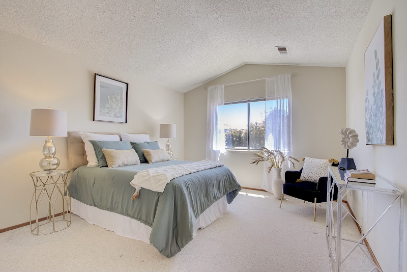 Compass: Jeanne Lam, Realtor