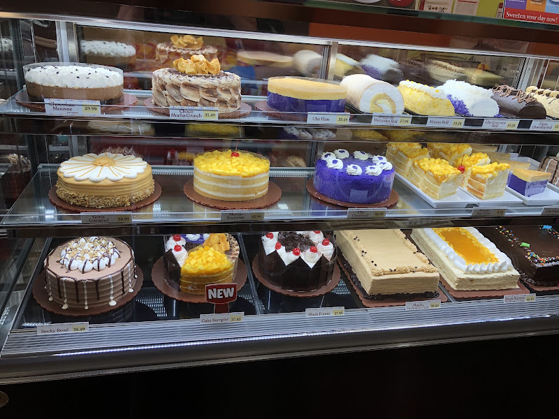 Red Ribbon Bakeshop 4