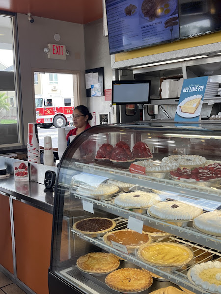 Nation's Giant Hamburgers & Great Pies 3