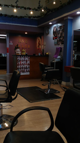 A & 8 Salon 3
