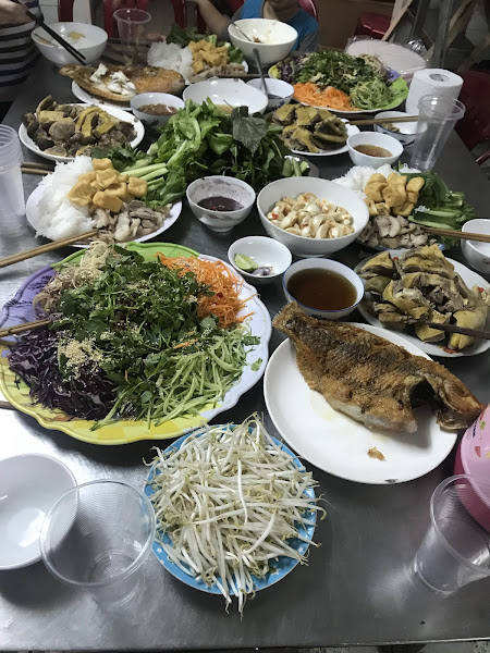 Food Valley (Dong Mai Market) 2