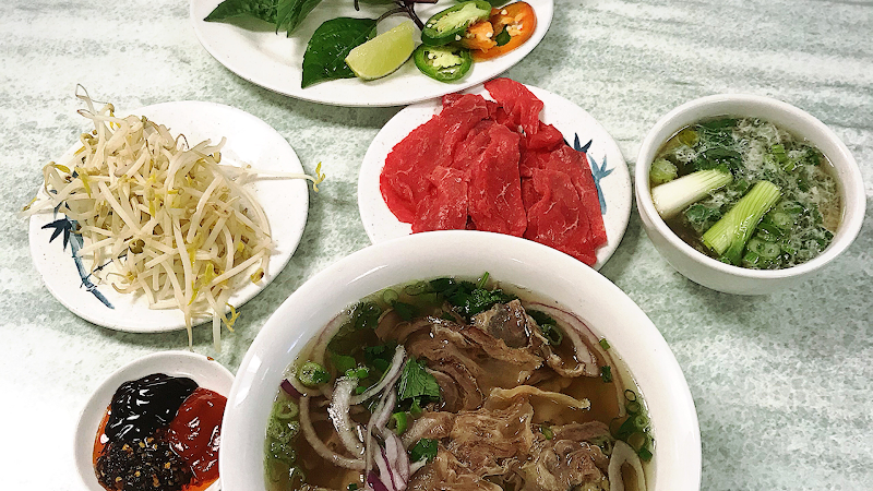 Saigon Gessner Noodle & Rice 4