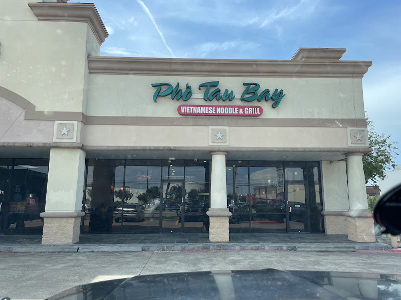 Pho Tau Bay