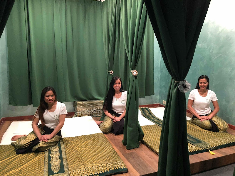 Traditional Thai massage 3