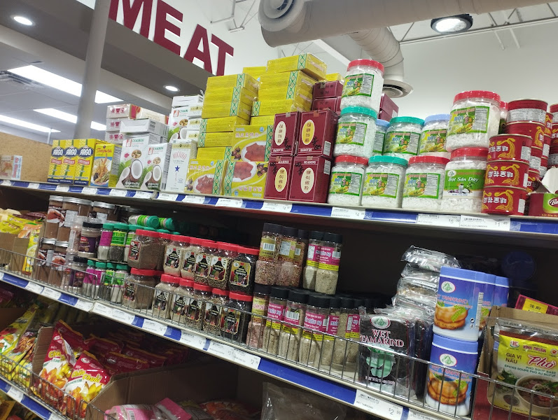 Tan Dinh Food Market 3