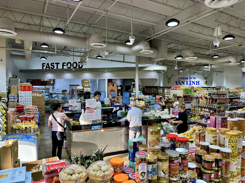 Tan Dinh Food Market 4