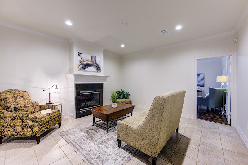 LN Insurance Agency & Real Estate Lynn Nguyen