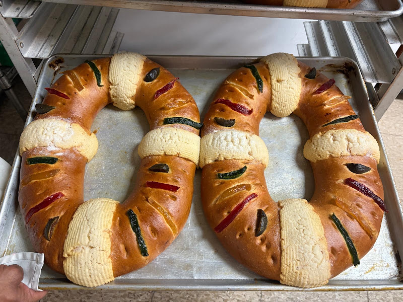 Four little Angels bakery/Panaderia 5