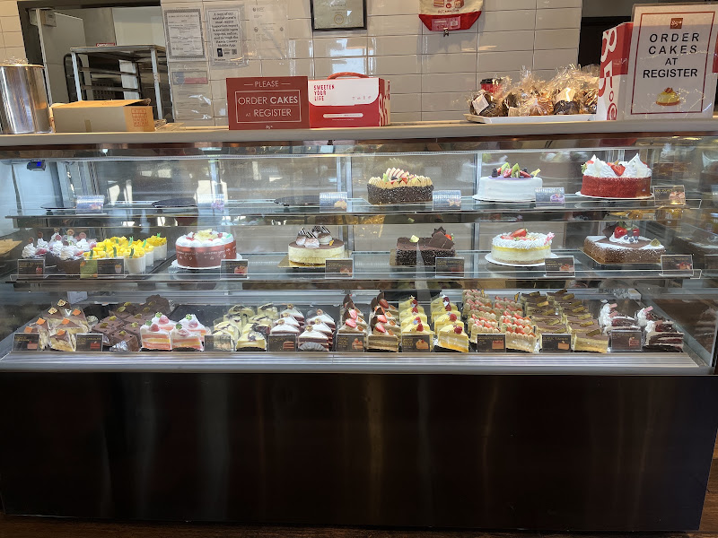85°C Bakery Cafe - Katy Grand 3