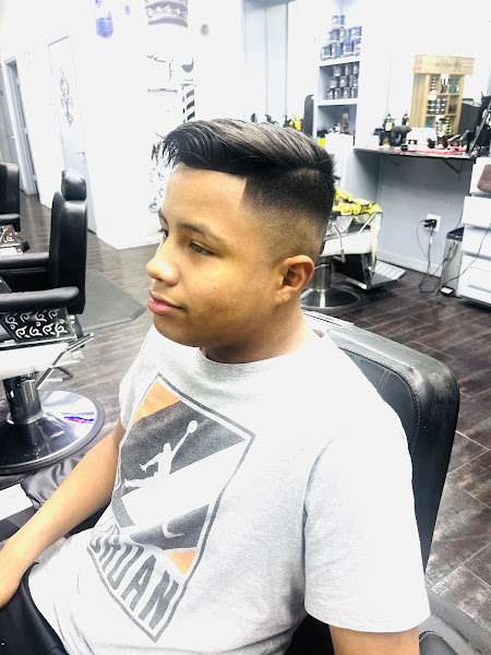 The king Hair Salon 4