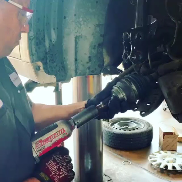 Uptown Car Care Center 2