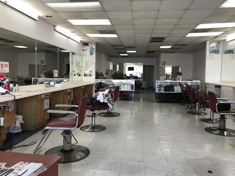 Nhi's Hair & Nails ($10 Mencut)