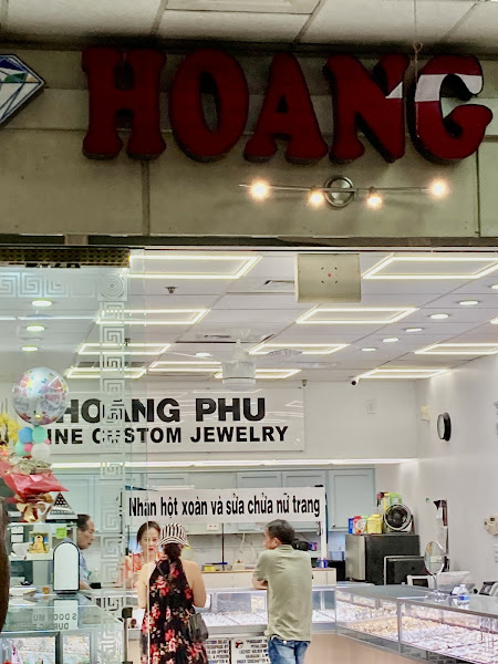 Phu Hoang Jewelers 2