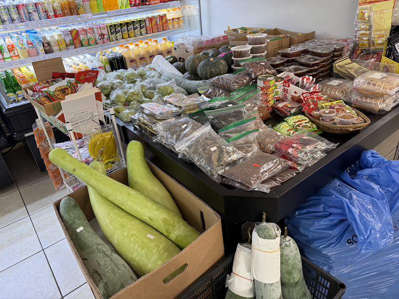 Lyan Asian Market & Restaurant 3