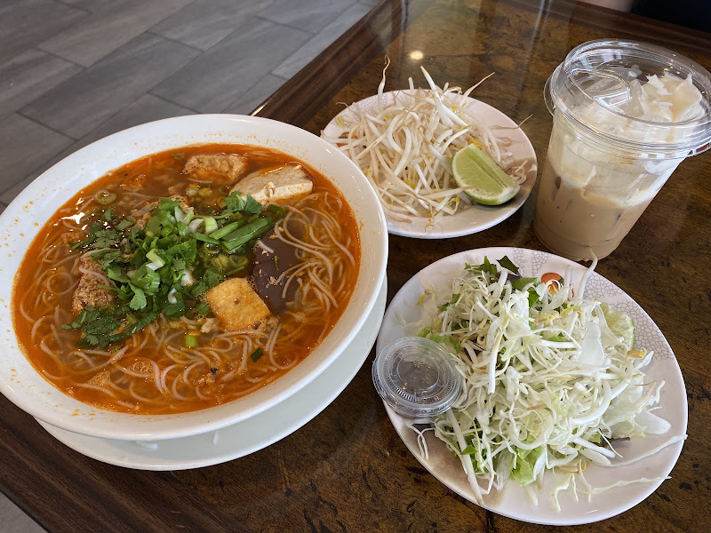 Lá Xanh Restaurant 3