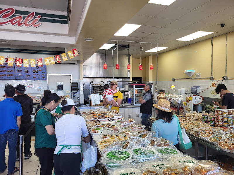Bánh Mì & Chè Cali Bakery 5