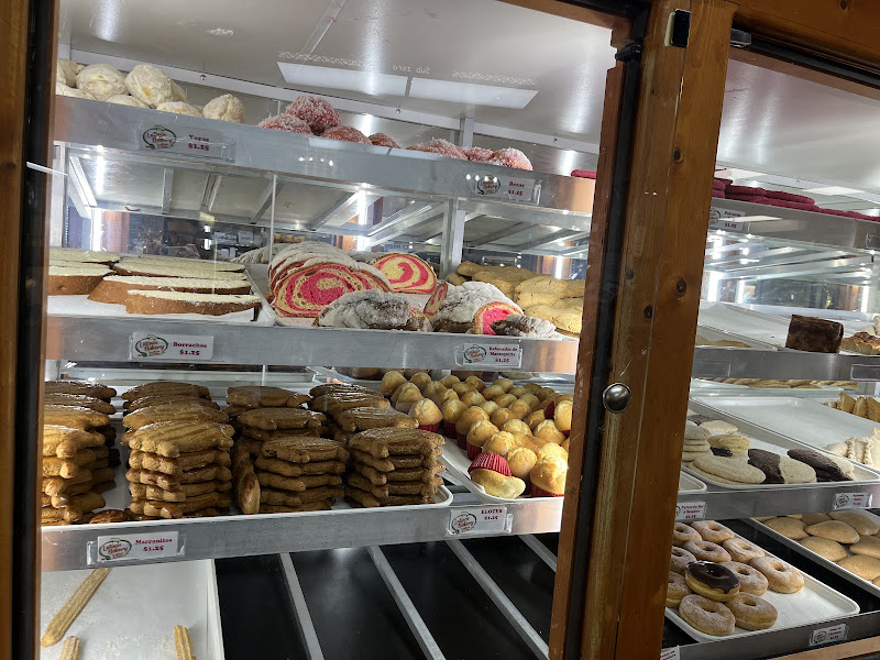 Latinos Bakery 3