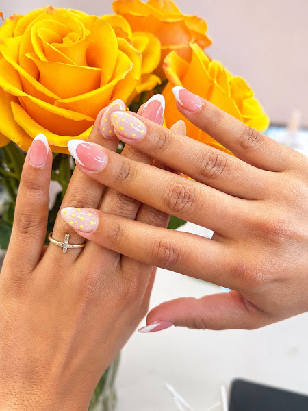 Ross Nail Studio