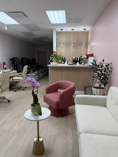 Ross Nail Studio 3