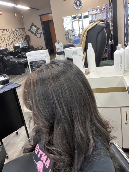 La Hair Studio 3