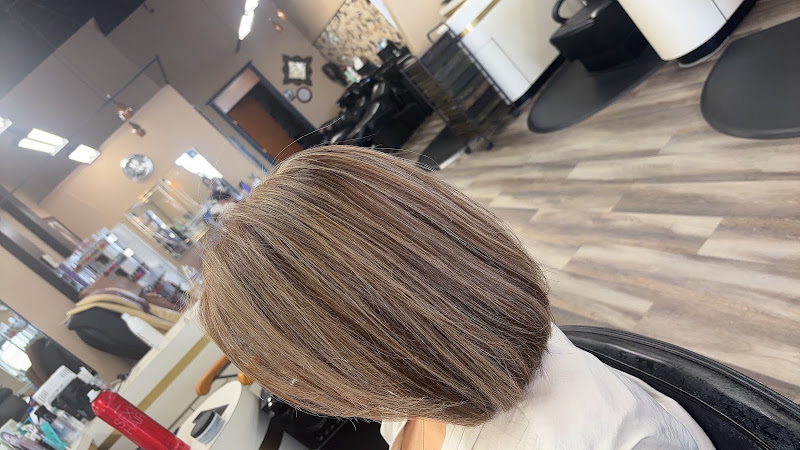 La Hair Studio 4