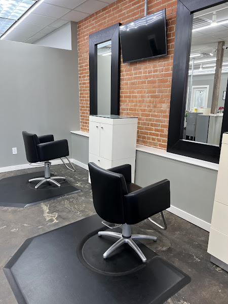 Lemmond's Salon Suites 4