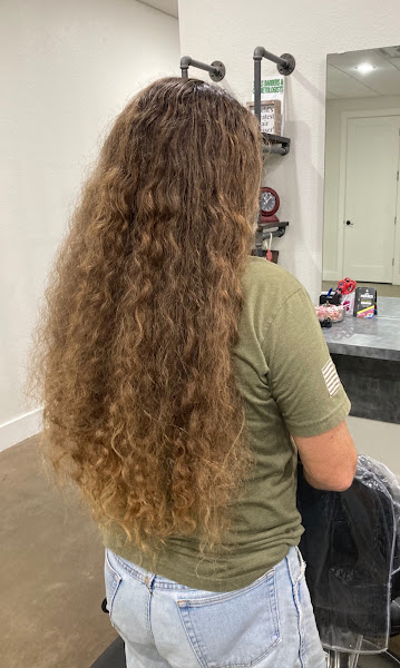 Salon At Campbell Crossing 4