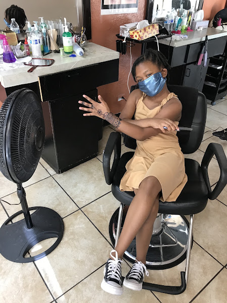 Anna Salon 4