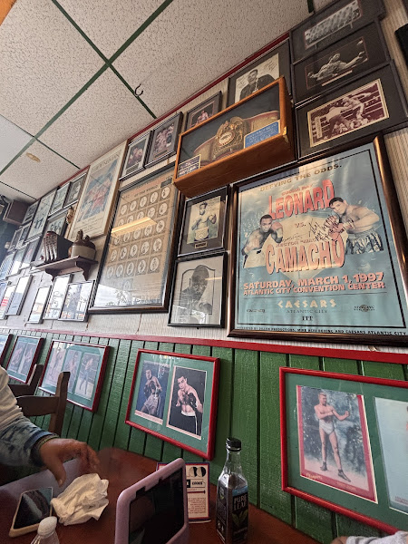 Paul's Deli 4