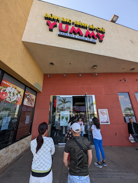 Yummy Bakery & Food To Go 4
