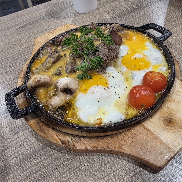 Sip Restaurant & Coffee 5