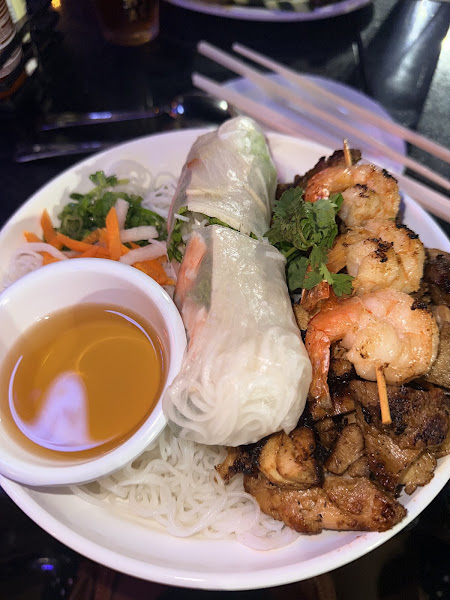 BFF ASIAN GRILL & SPORTS BAR 4