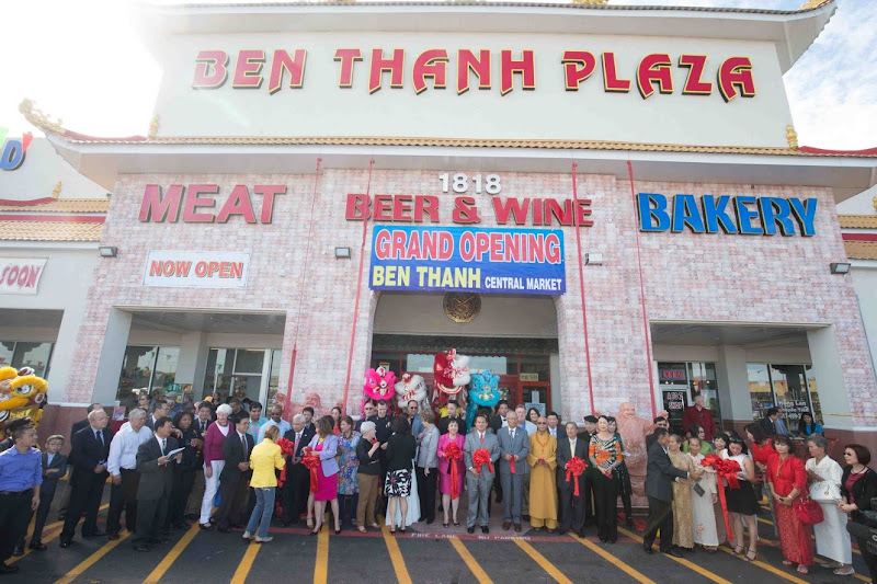Ben Thanh Plaza and Central Market 3