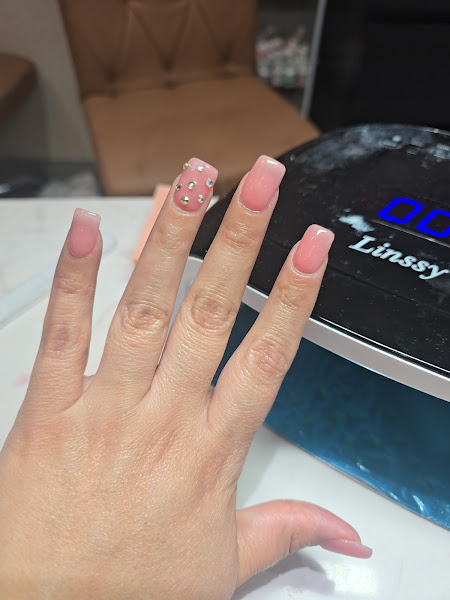 Wins Nails & Spa 4