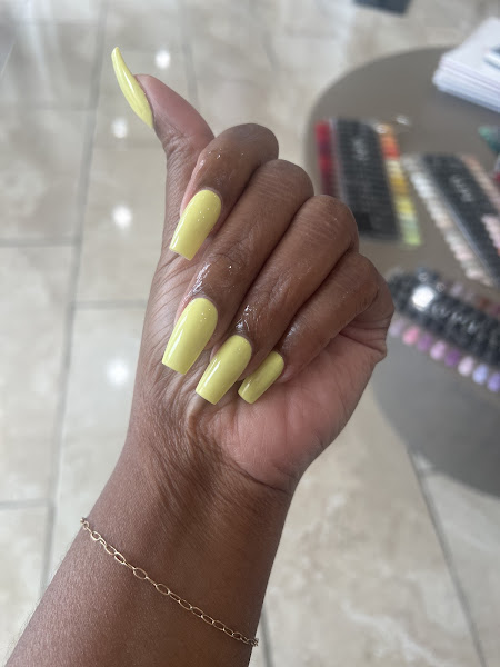 Daiza Nail Lounge - The VIP Treatment