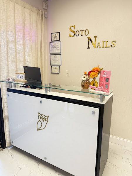 Soto nails